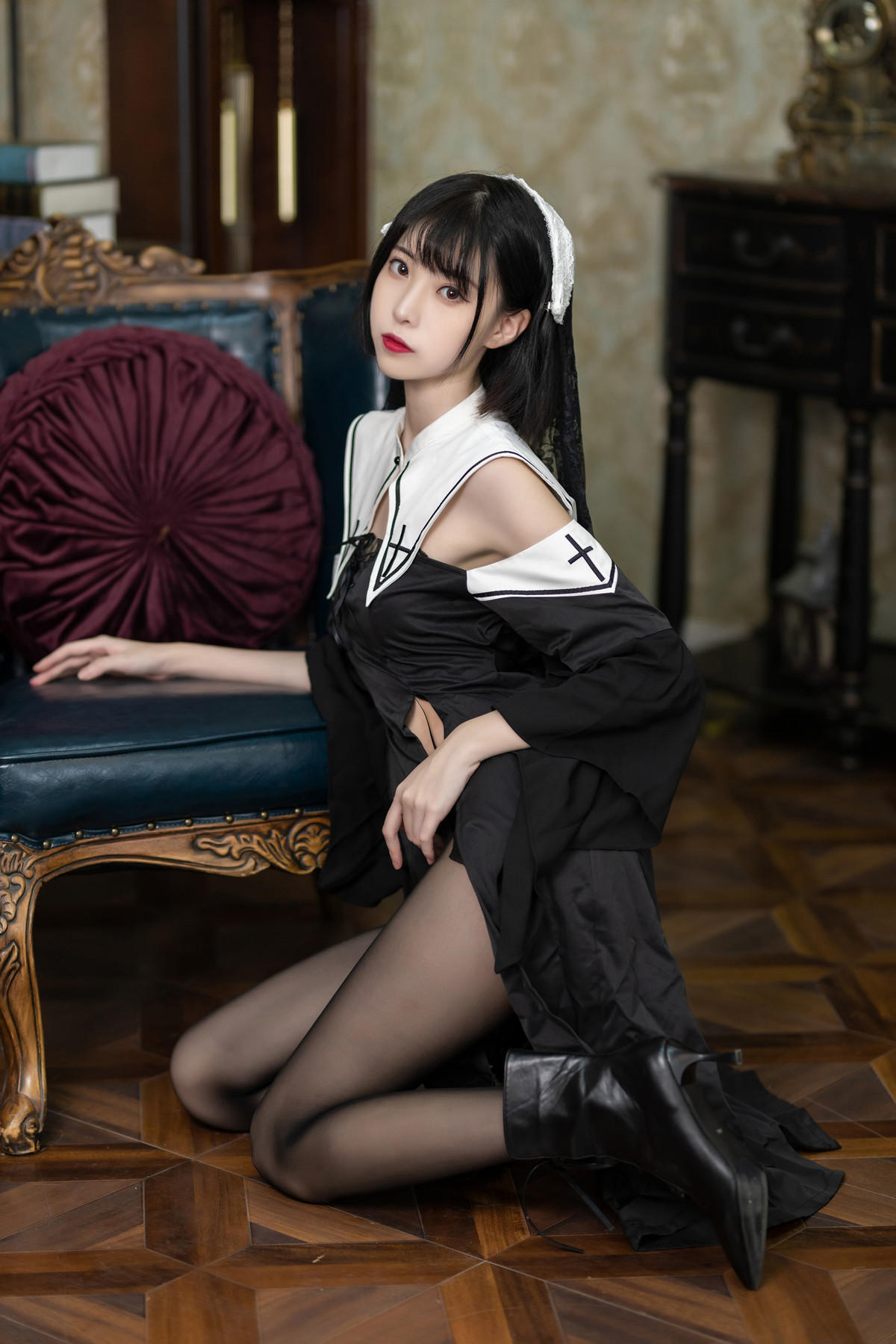 Cosplay 许岚 LAN:暗黑修女的神秘魅力视觉盛宴 1 Cosplay 许岚 LAN:暗黑修女的神秘魅力视觉盛宴