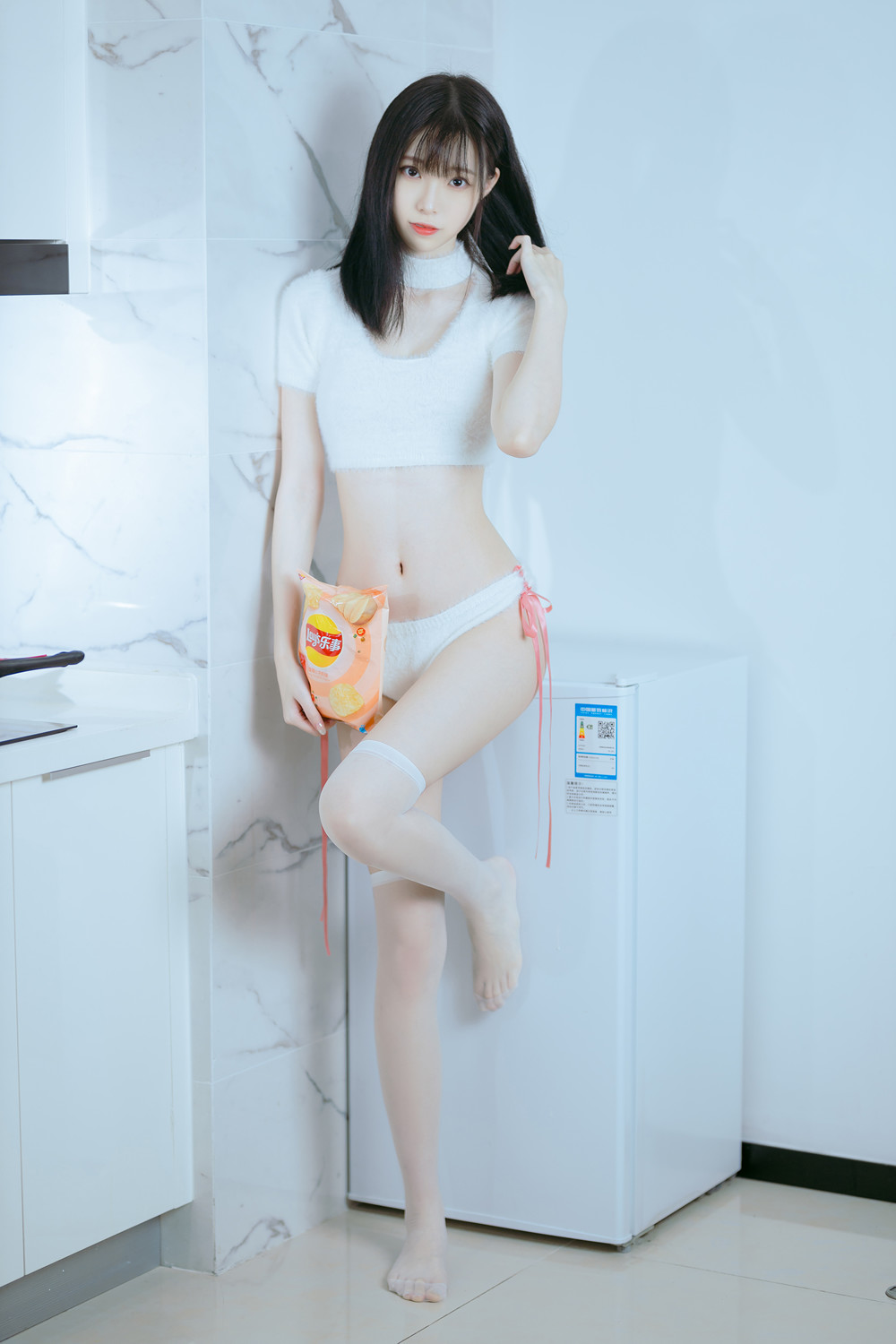 许岚 LAN 纯欲毛衣造型展其精湛表演与魅力